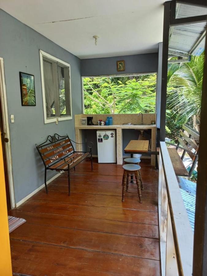 Donde Familia Manito Bed and Breakfast Paquera Eksteriør billede